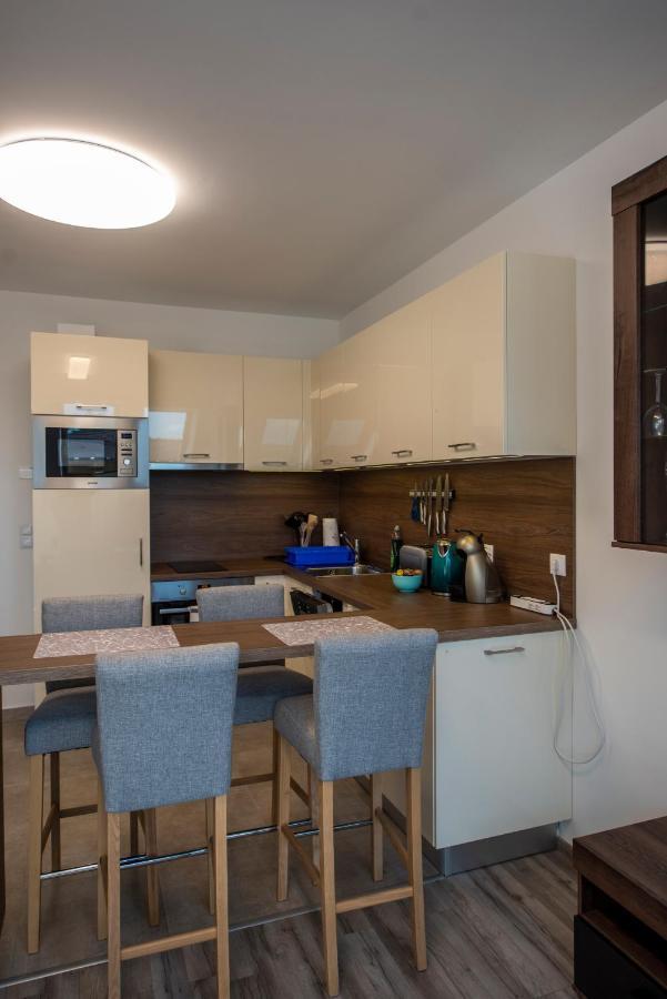 Zsuka Free Parking Apartamento Pécs